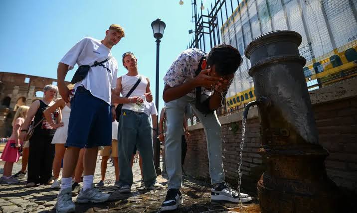 França: 40 pessoas morrem afogadas em meio a onda de calor