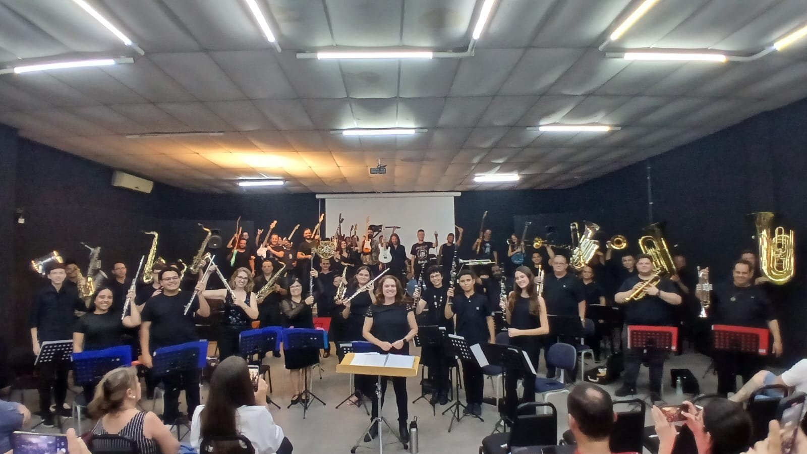 “Rock in Concert” tem apresentação de alunos da Escola Municipal de Música de Americana