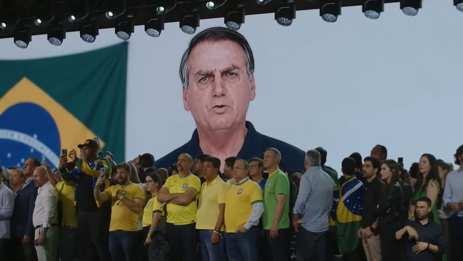 Moraes dá 48 horas para Bolsonaro informar se autorizou vídeo com IA