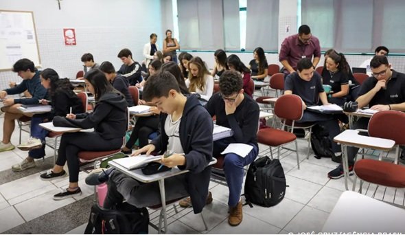 Educação Financeira pode ser incluída no currículo escolar
