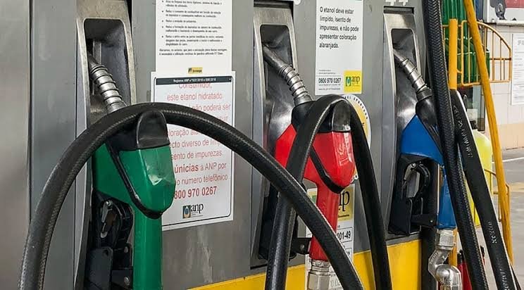 Subsídio de R$ 0,44 por litro da gasolina é prorrogado por 30 dias
