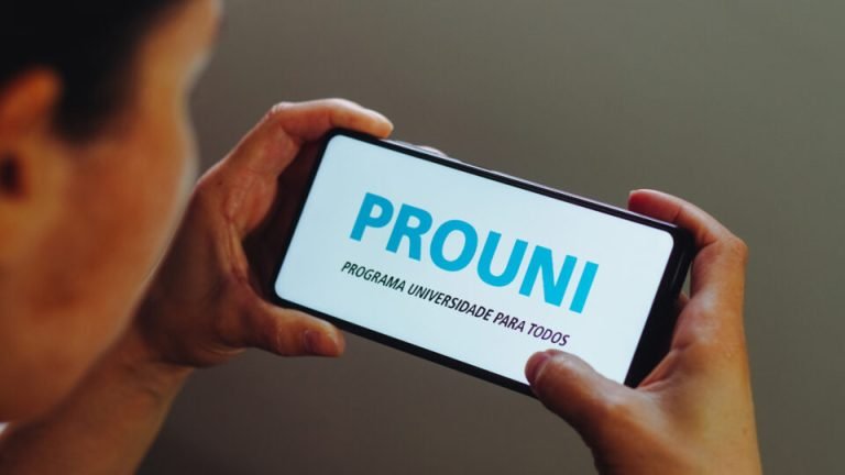 Prouni abre prazo para comprovar informações da inscrição