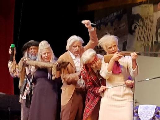 Teatro Municipal de Americana recebe comédia musical “Forever Young” neste sábado