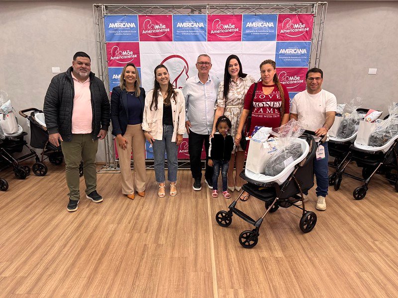 Mãe Americanense: Prefeitura entrega kits de enxoval para 39 famílias