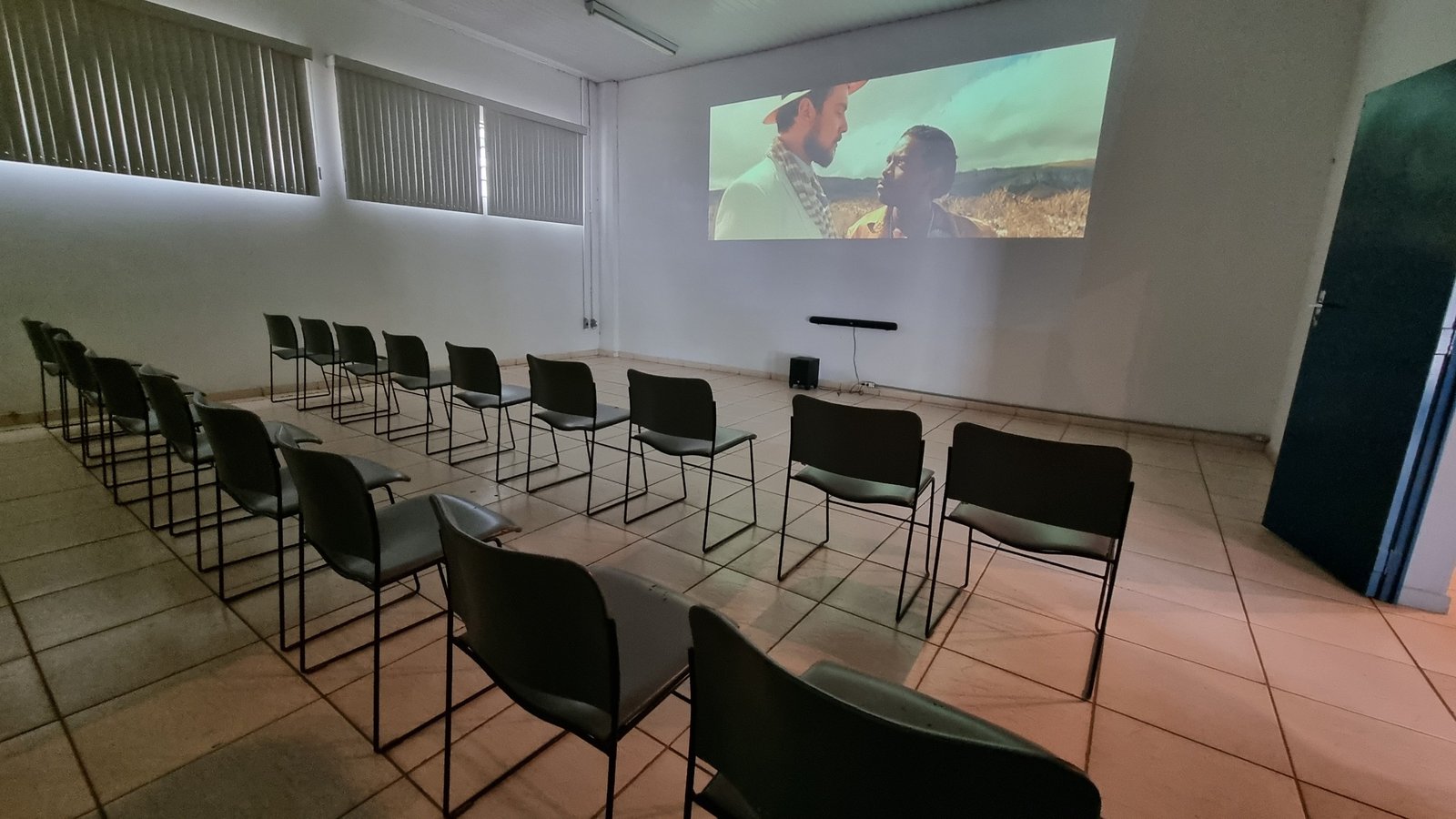 MAC Americana exibe documentário À Margem do Lixo na segunda-feira