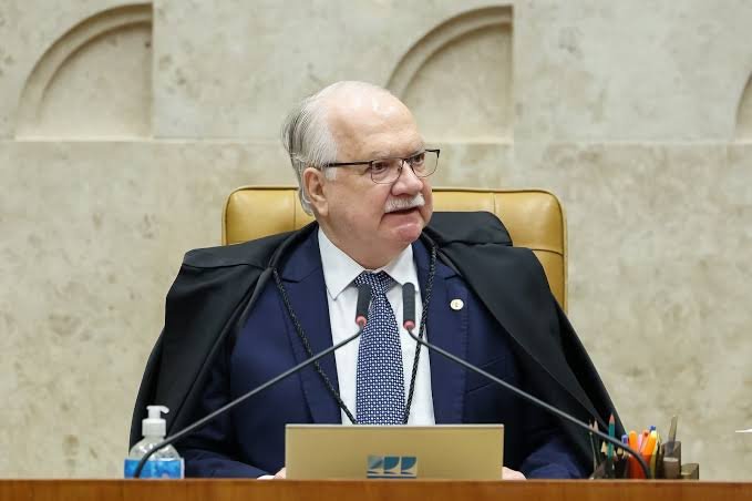 Fachin devolve relatoria do caso do INSS a Mendonça e mantém Master