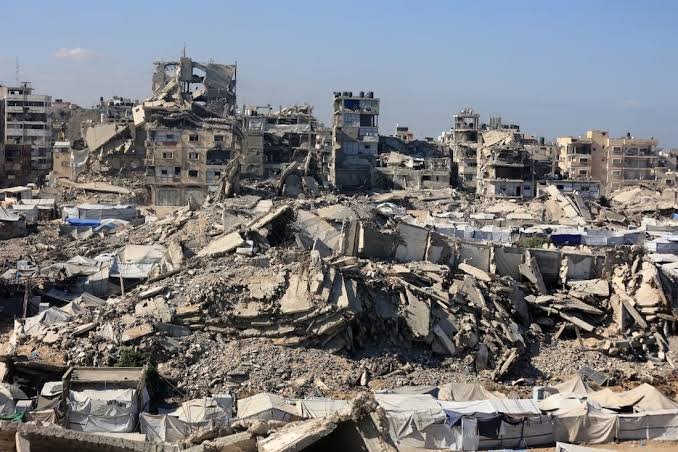 “Plano de paz” de Gaza tem bombas diárias 3 anos após início da guerra