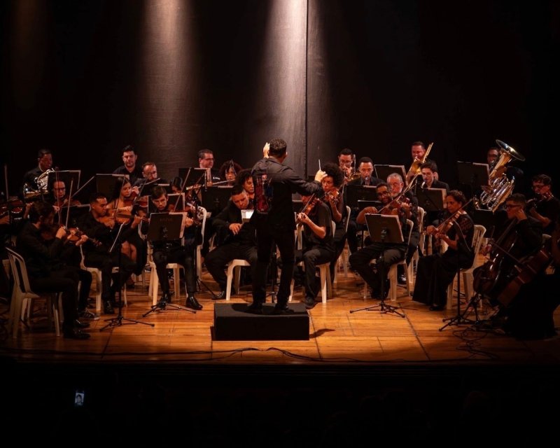 Teatro Municipal Manoel Lyra recebe concerto com clássicos do cinema